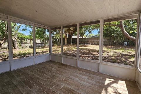 Casa en alquiler en Port Richey, Florida, 2 dormitorios, 74.88 m2 № 2102935 - foto 18