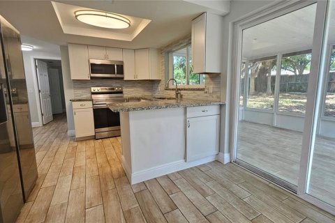 Casa en alquiler en Port Richey, Florida, 2 dormitorios, 74.88 m2 № 2102935 - foto 7