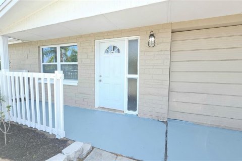 Casa en alquiler en Port Richey, Florida, 2 dormitorios, 74.88 m2 № 2102935 - foto 2