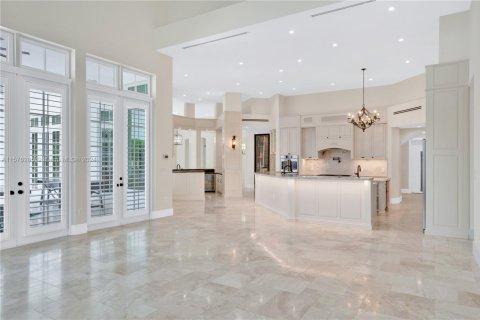 House in Coral Gables, Florida 8 bedrooms, 888.33 sq.m. № 1694810 - photo 5