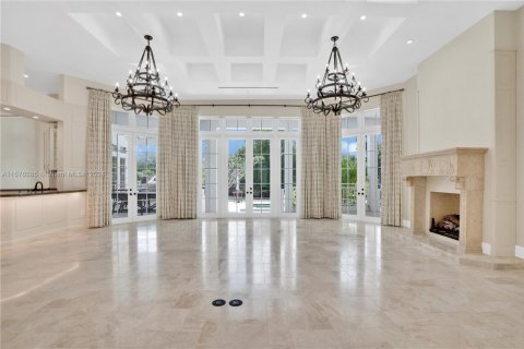 House in Coral Gables, Florida 8 bedrooms, 888.33 sq.m. № 1694810 - photo 3