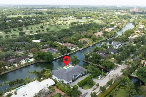 House in Coral Gables, Florida 8 bedrooms, 888.33 sq.m. № 1694810 - photo 7