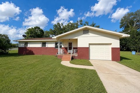 House in Daytona Beach, Florida 3 bedrooms, 125.98 sq.m. № 2349494
