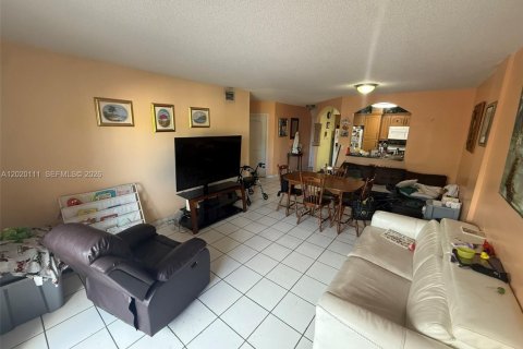 Купить кондоминиум в Хайалиа, Флорида 3 спальни, 112.6м2, № 2241366 - фото 3