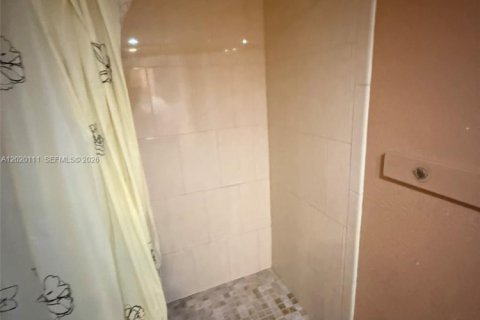 Купить кондоминиум в Хайалиа, Флорида 3 спальни, 112.6м2, № 2241366 - фото 8