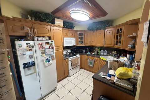 Купить кондоминиум в Хайалиа, Флорида 3 спальни, 112.6м2, № 2241366 - фото 4