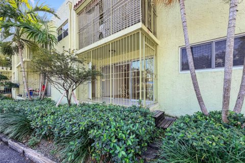 Condominio en alquiler en Miami, Florida, 1 dormitorio, 65.03 m2 № 2023403 - foto 20