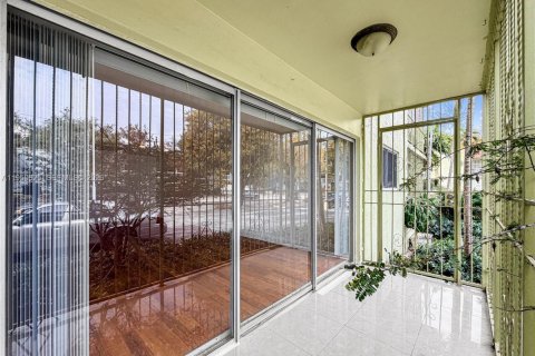 Condominio en alquiler en Miami, Florida, 1 dormitorio, 65.03 m2 № 2023403 - foto 9