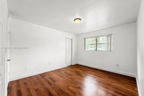 Condominio en alquiler en Miami, Florida, 1 dormitorio, 65.03 m2 № 2023403 - foto 13