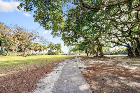 Condominio en alquiler en Miami, Florida, 1 dormitorio, 65.03 m2 № 2023403 - foto 22