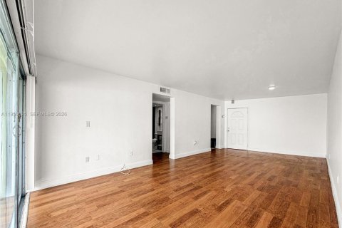 Condominio en alquiler en Miami, Florida, 1 dormitorio, 65.03 m2 № 2023403 - foto 5