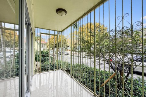 Condominio en alquiler en Miami, Florida, 1 dormitorio, 65.03 m2 № 2023403 - foto 10