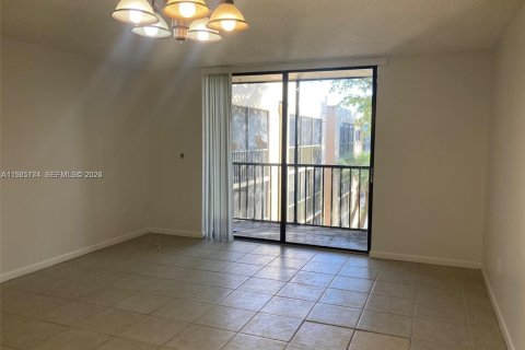 Купить кондоминиум в Майами, Флорида 2 спальни, 89.65м2, № 2048157 - фото 8