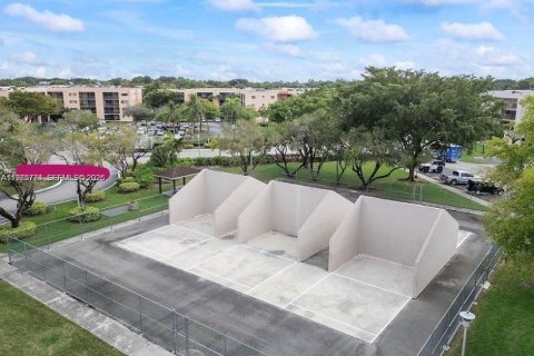 Купить кондоминиум в Майами, Флорида 2 спальни, 89.65м2, № 2048157 - фото 29