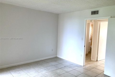 Купить кондоминиум в Майами, Флорида 2 спальни, 89.65м2, № 2048157 - фото 18