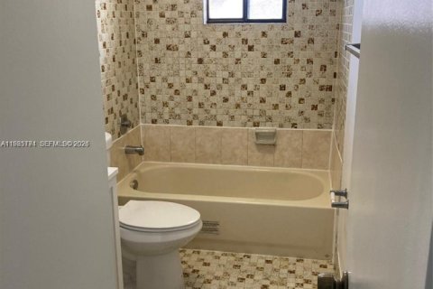 Купить кондоминиум в Майами, Флорида 2 спальни, 89.65м2, № 2048157 - фото 12