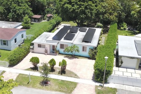 Casa en venta en North Miami, Florida, 4 dormitorios, 141.3 m2 № 2001663 - foto 5