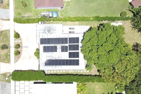 Casa en venta en North Miami, Florida, 4 dormitorios, 141.3 m2 № 2001663 - foto 6