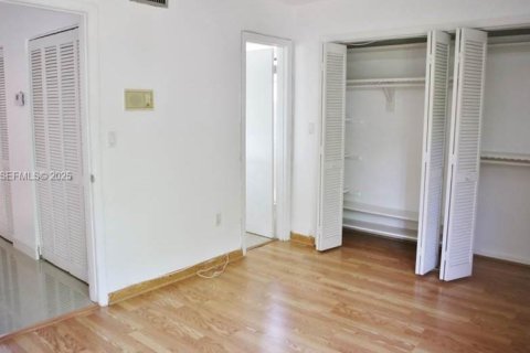 Condo in Miami, Florida, 2 bedrooms  № 1994534 - photo 25