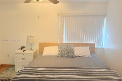 Condo in Miami, Florida, 2 bedrooms № 1994534 - photo 21