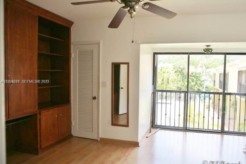 Condo in Miami, Florida, 2 bedrooms  № 1994534 - photo 28