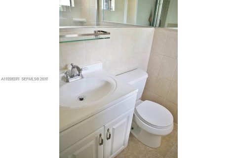 Condo in Miami, Florida, 2 bedrooms № 1994534 - photo 29