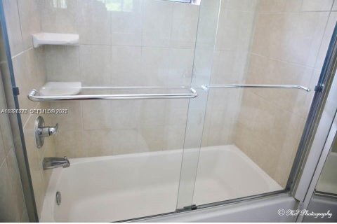 Condo in Miami, Florida, 2 bedrooms  № 1994534 - photo 18