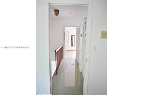 Condo in Miami, Florida, 2 bedrooms № 1994534 - photo 19