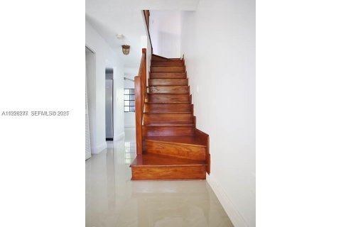 Condo in Miami, Florida, 2 bedrooms  № 1994534 - photo 17