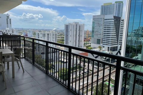 Condo in Miami, Florida, 1 bedroom  № 1995896 - photo 4