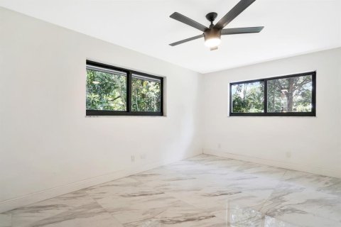 House in Plantation, Florida 3 bedrooms, 180.04 sq.m. № 2250780 - photo 21