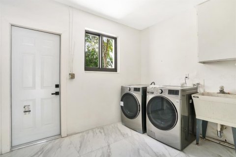 House in Plantation, Florida 3 bedrooms, 180.04 sq.m. № 2250780 - photo 28