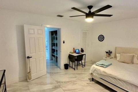 House in Plantation, Florida 3 bedrooms, 180.04 sq.m. № 2250780 - photo 16