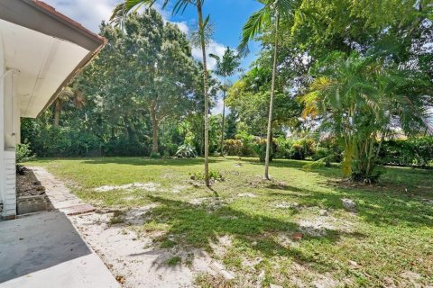 House in Plantation, Florida 3 bedrooms, 180.04 sq.m. № 2250780 - photo 29