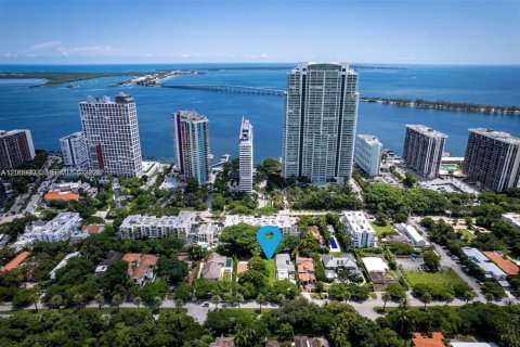 Terreno en venta en Miami, Florida № 2339870 - foto 6