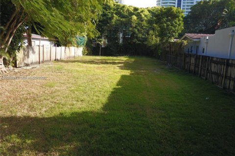 Terreno en venta en Miami, Florida № 2339870 - foto 3
