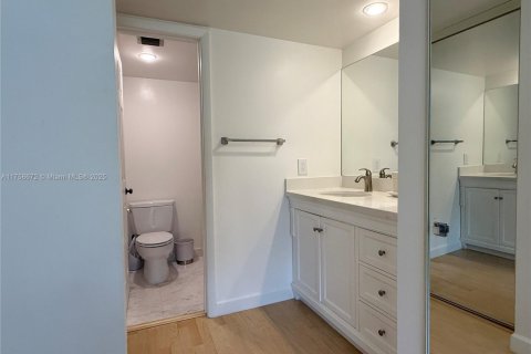 Condo in Davie, Florida, 2 bedrooms  № 1712852 - photo 18