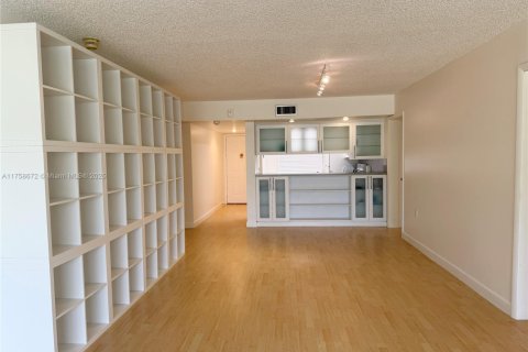 Condo in Davie, Florida, 2 bedrooms  № 1712852 - photo 12