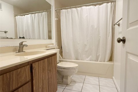 Condo in Davie, Florida, 2 bedrooms  № 1712852 - photo 29