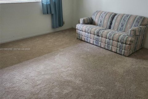 Condo in Davie, Florida, 2 bedrooms  № 2074525 - photo 16