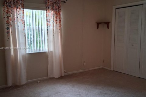 Condo in Davie, Florida, 2 bedrooms  № 2074525 - photo 12