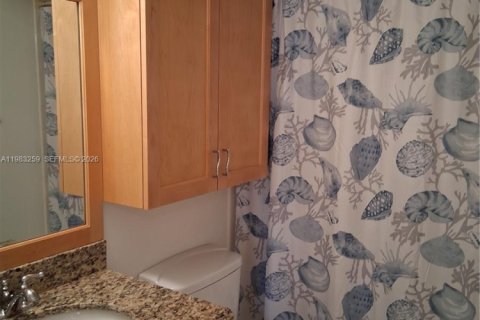 Condo in Davie, Florida, 2 bedrooms  № 2074525 - photo 15