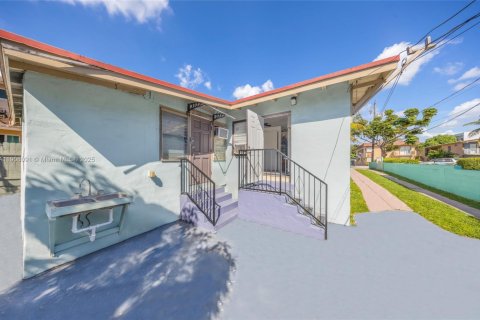 Propiedad comercial en venta en Miami, Florida, 246.28 m2 № 2012678 - foto 30