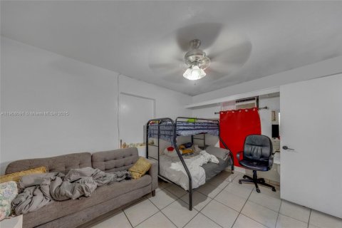 Propiedad comercial en venta en Miami, Florida, 246.28 m2 № 2012678 - foto 22