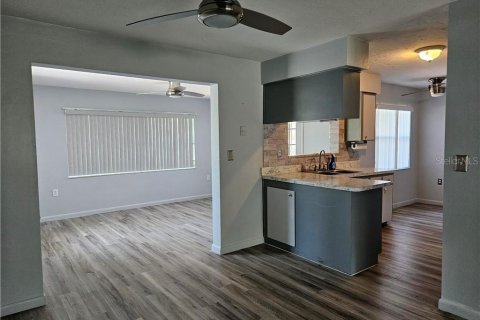 Villa ou maison à vendre à Beverly Hills, Floride: 2 chambres, 123.75 m2 № 2142017 - photo 22