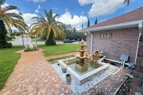 Casa en venta en Deltona, Florida, 4 dormitorios, 211.91 m2 № 1918951 - foto 5