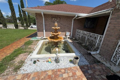 Casa en venta en Deltona, Florida, 4 dormitorios, 211.91 m2 № 1918951 - foto 9