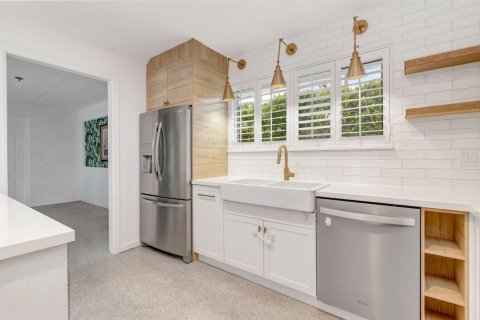 House in West Palm Beach, Florida 3 bedrooms, 192.12 sq.m. № 2241323 - photo 9