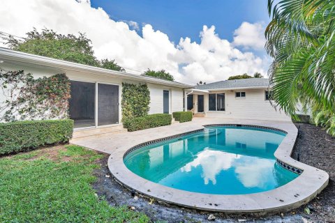 House in West Palm Beach, Florida 3 bedrooms, 192.12 sq.m. № 2241323 - photo 24