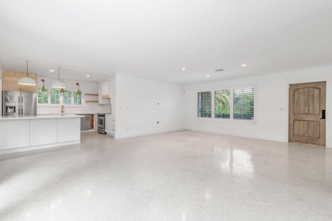 House in West Palm Beach, Florida 3 bedrooms, 192.12 sq.m. № 2241323 - photo 6
